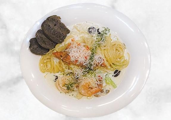 White Cream Pasta w/ Salmon